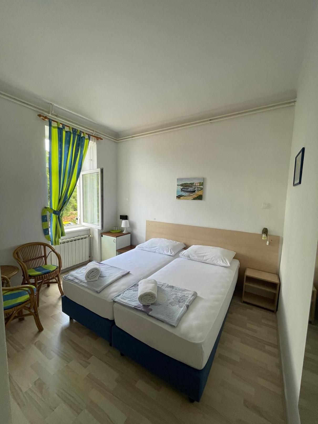 Bed&Breakfast Villa Eva Omišalj Rom bilde