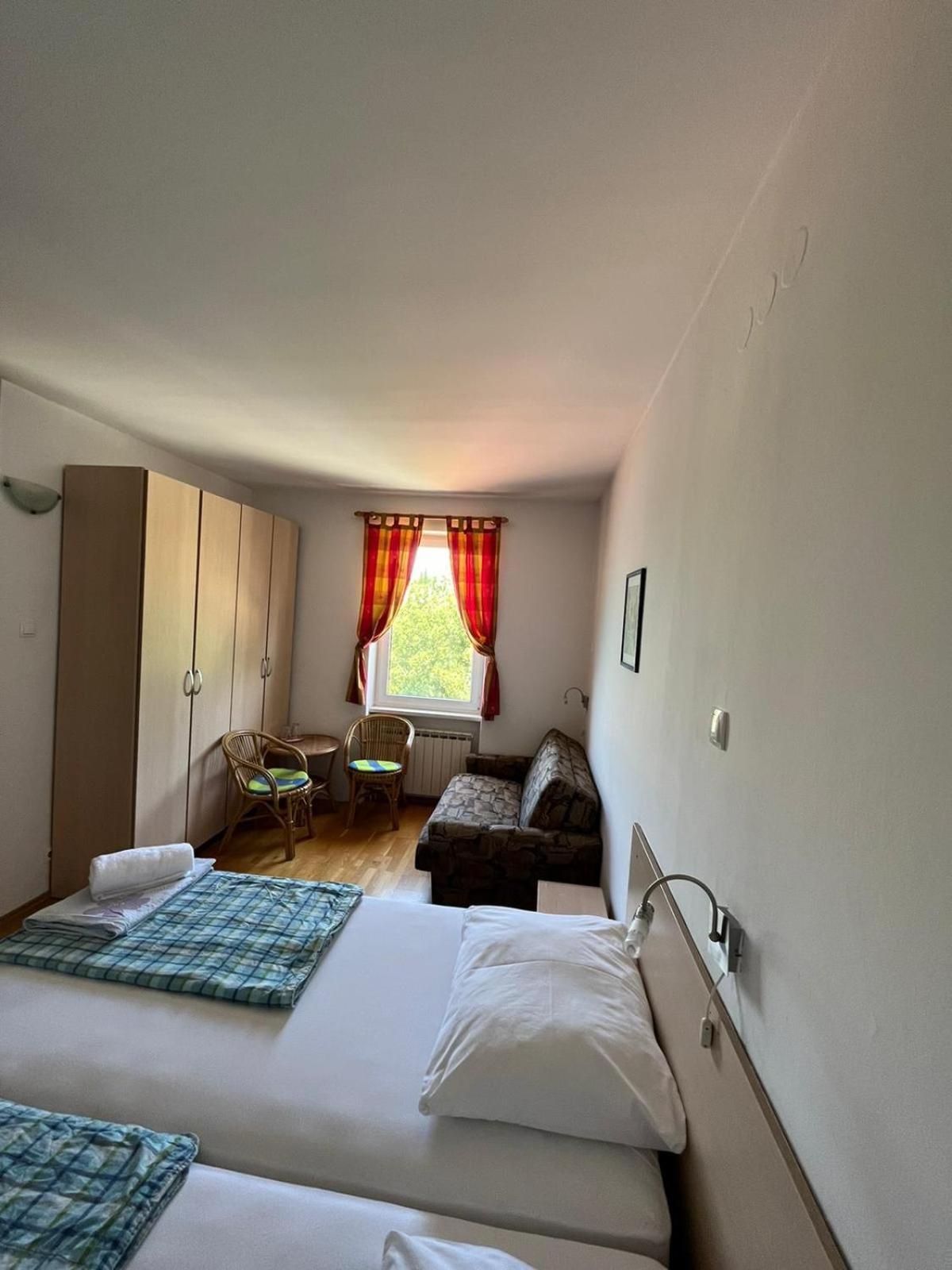 Bed&Breakfast Villa Eva Omišalj Rom bilde