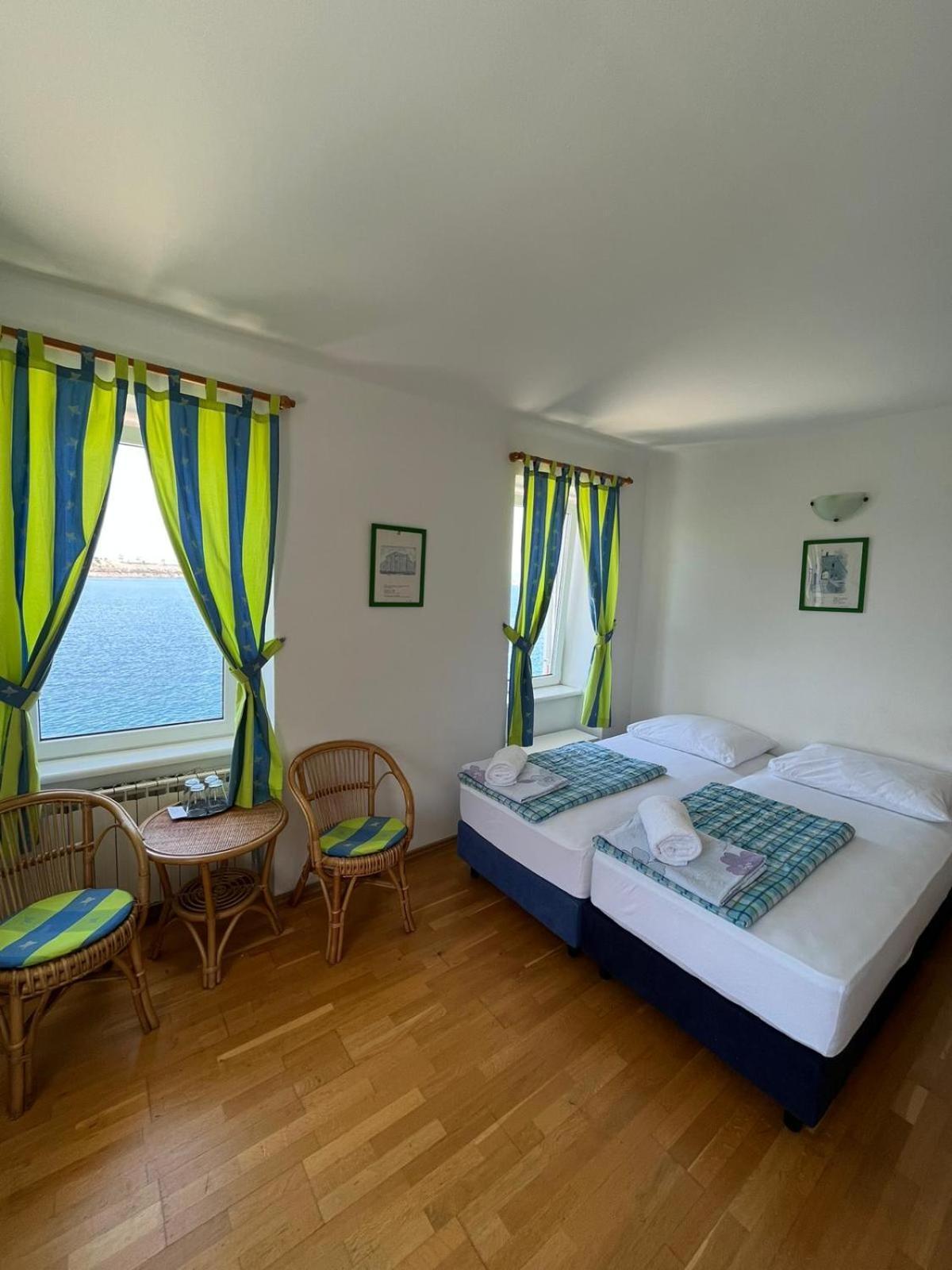 Bed&Breakfast Villa Eva Omišalj Rom bilde