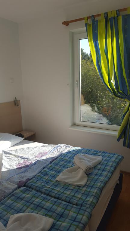Bed&Breakfast Villa Eva Omišalj Rom bilde