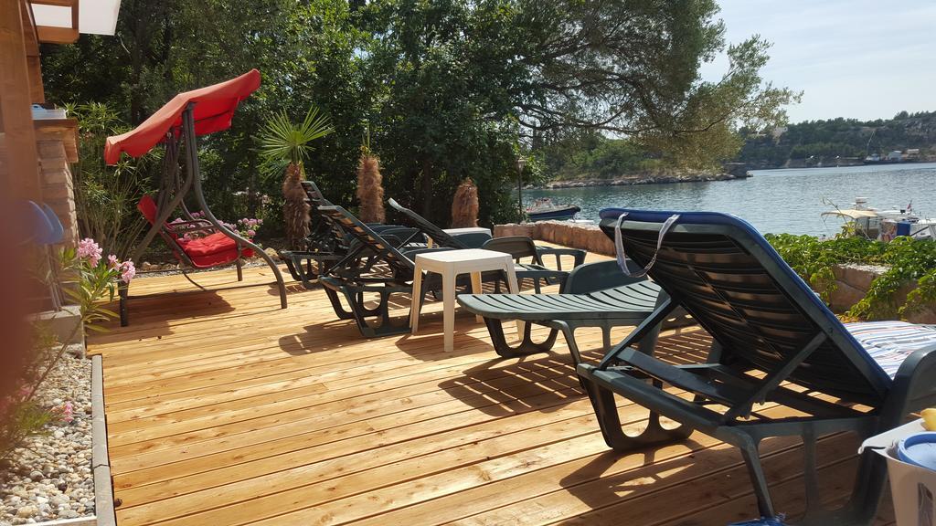 Bed&Breakfast Villa Eva Omišalj Eksteriør bilde