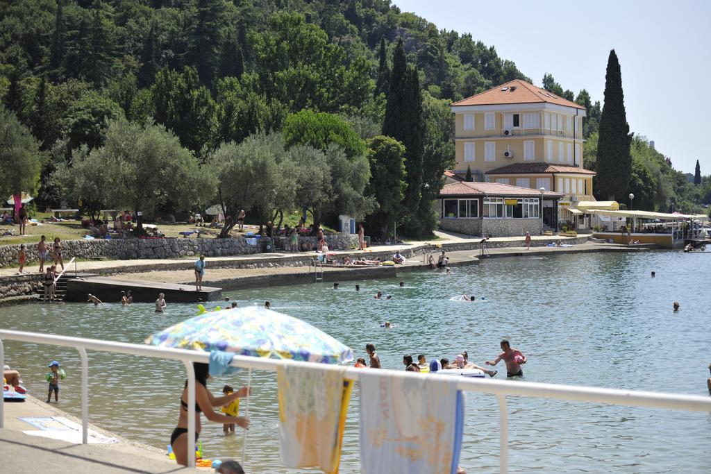 Bed&Breakfast Villa Eva Omišalj Eksteriør bilde